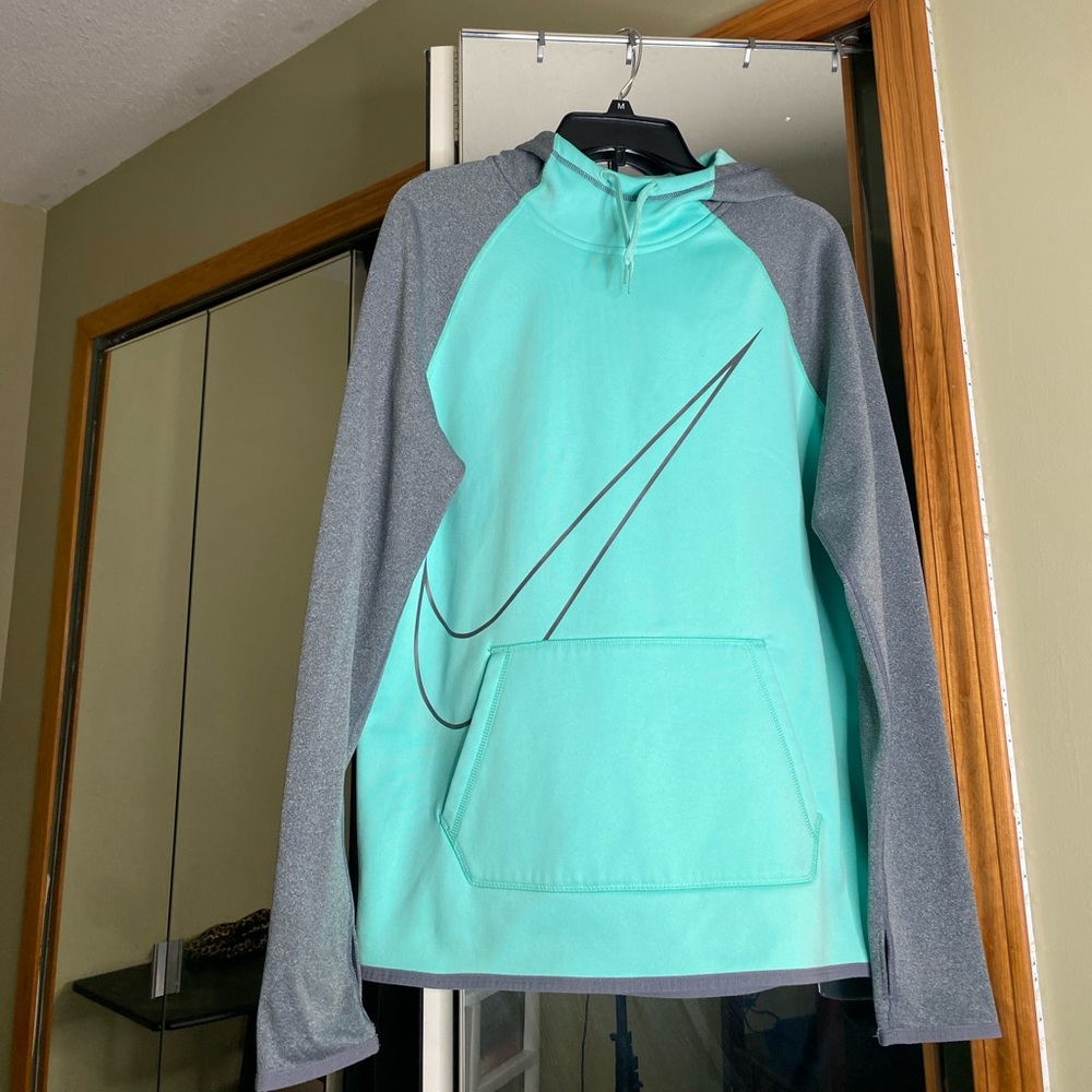 Nike pullover hoodie